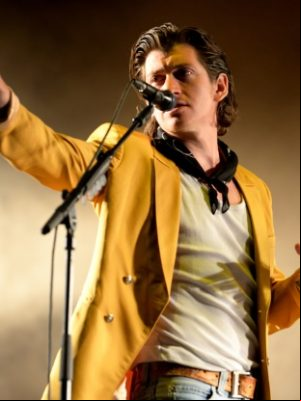 alex-turner-barcelona-2016