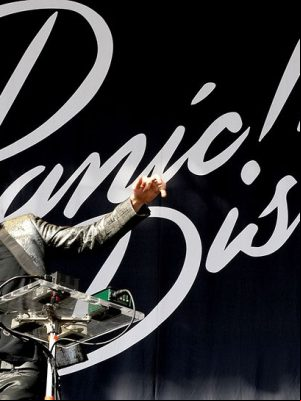 panic-at-the-disco-at-leeds-2015