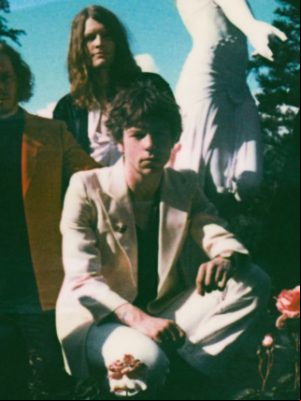 cage-elephant-banda