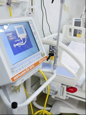 camas-e-monitores-foram-doados-pelo-ministerio-da-saude-o-hospital-conseguiu-respiradores-estruturou-a-rede-de-gases-e-ofereceu-recursos-humanos-foto-breno-esakiagencia-saude
